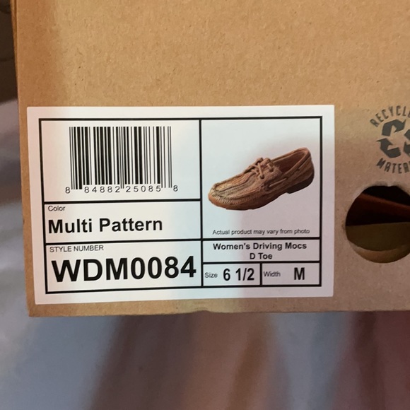 Shoes brand new - Picture 3 of 3